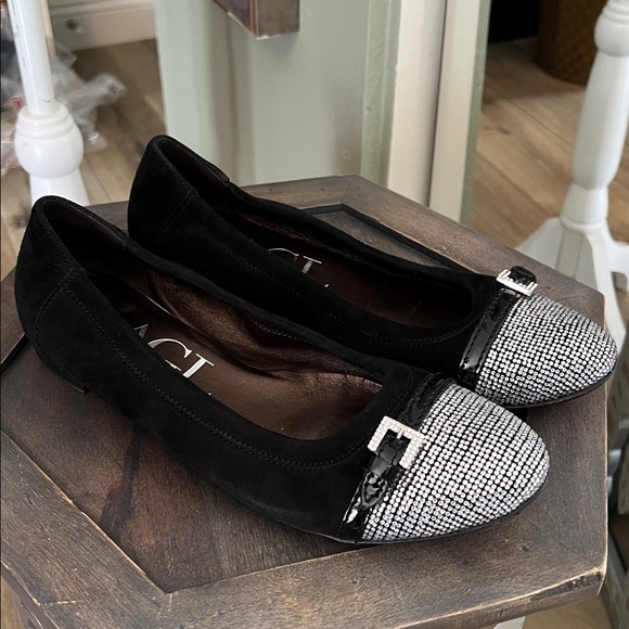 🛑 1 hour sale. AGL, size 9.5, Black Flats with Silver Sparkle Accents - Picture 4 of 10